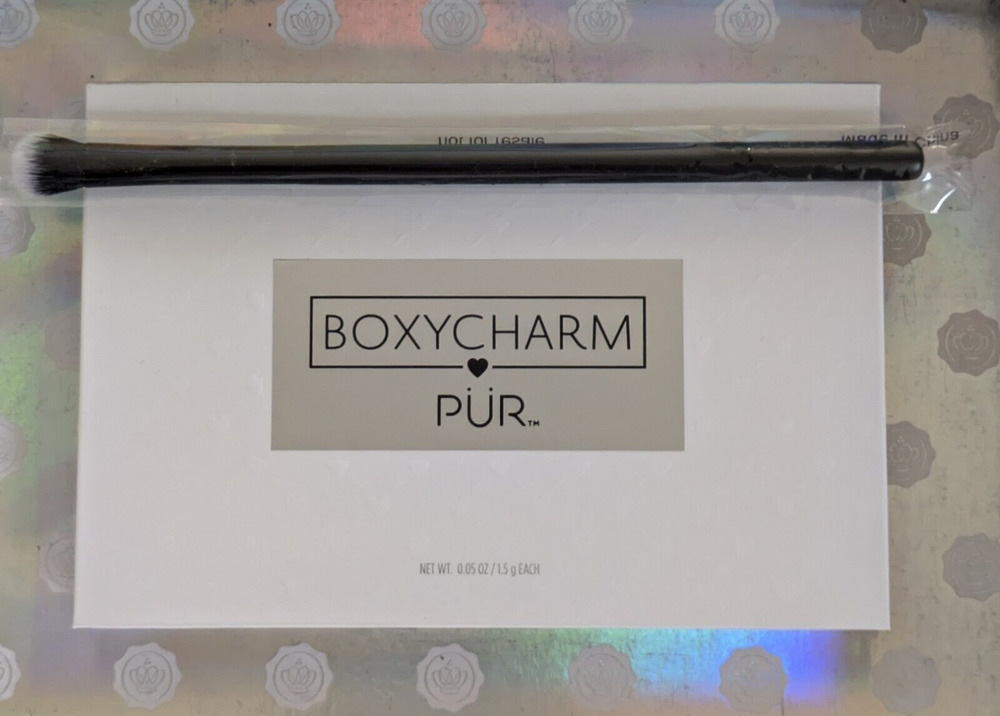 Bundle of 1 Boxy Charm & Pur Eyeshadow Palette & 1 Firma Beauty Eyeshadow Brush
